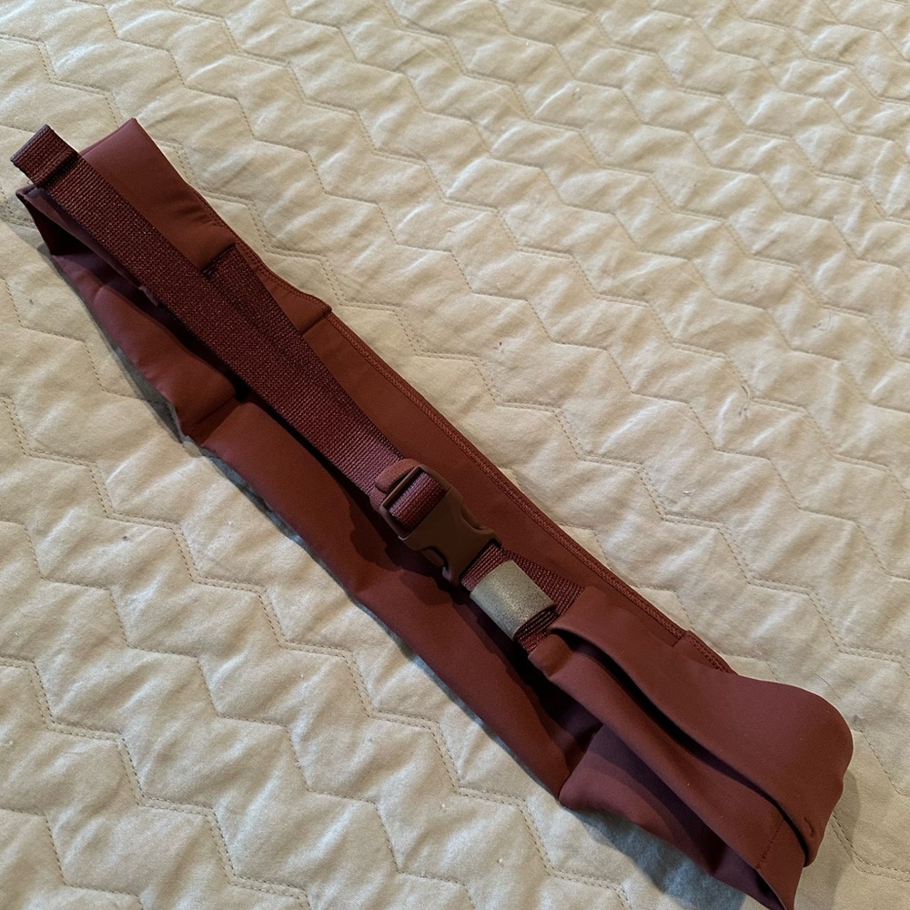 Lululemon Fast and Free Running Belt - Picture 4 of 4